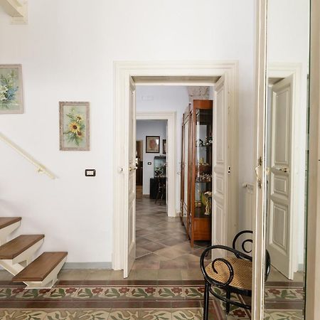 Appartamento Vintage Con Balcone By Wonderful Italy ออสตูนี ภายนอก รูปภาพ