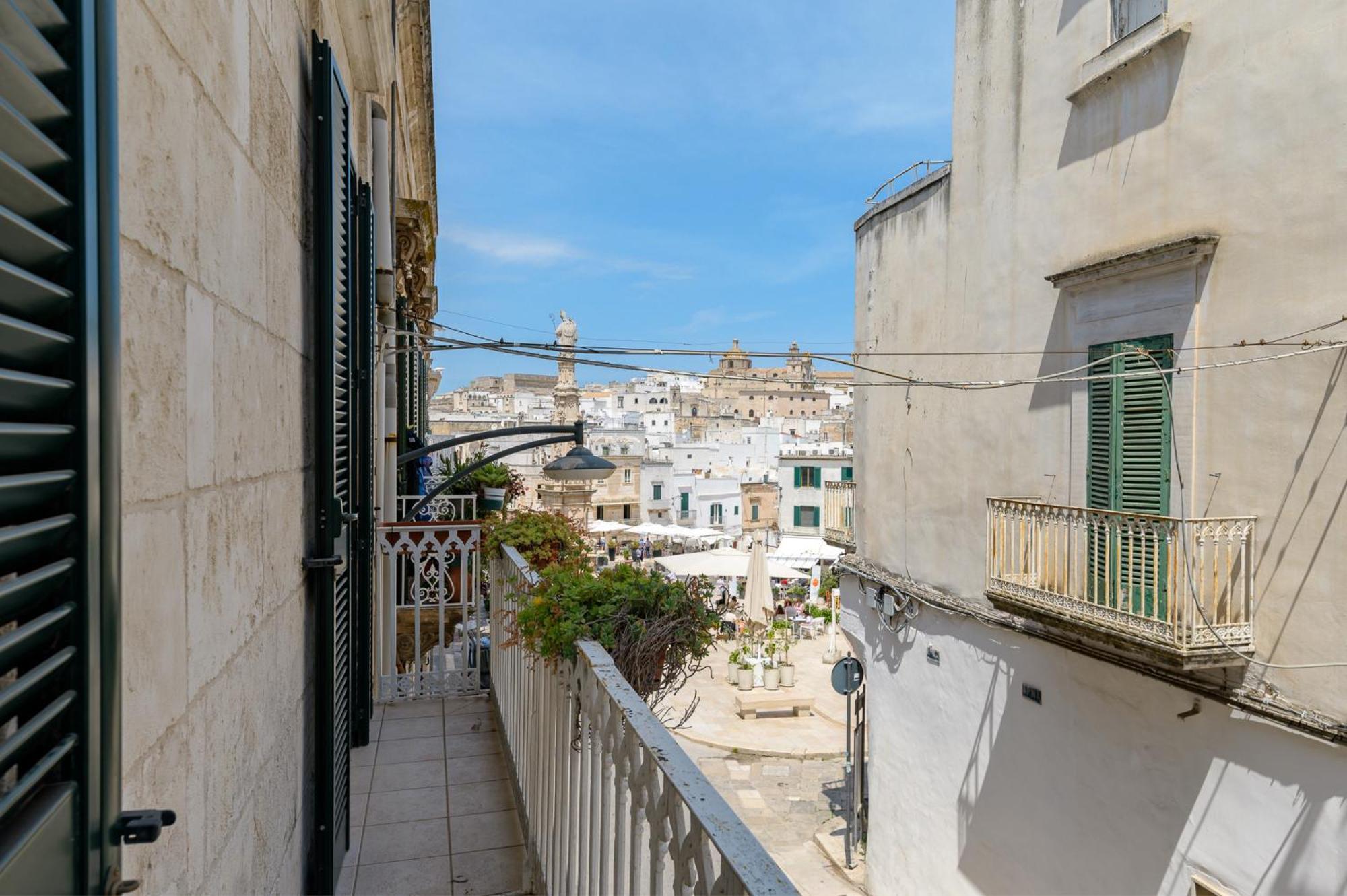 Appartamento Vintage Con Balcone By Wonderful Italy ออสตูนี ภายนอก รูปภาพ